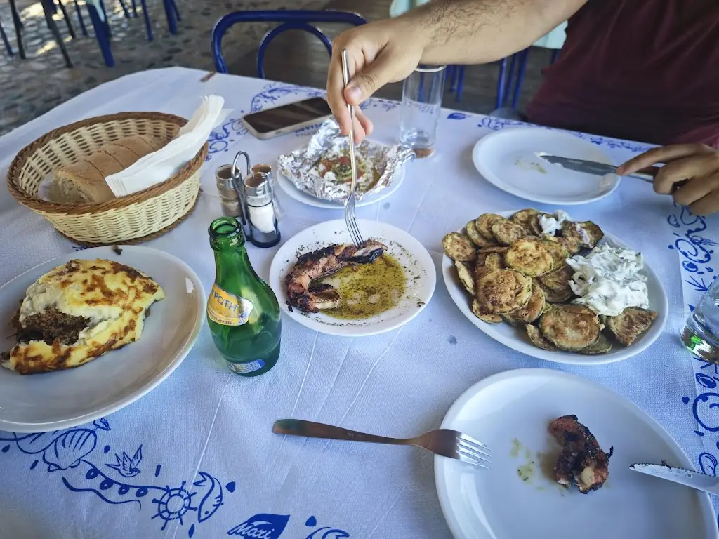 Sandra Cvetkovska_Sergiani Fish Tavern_Néa Fókaia_review