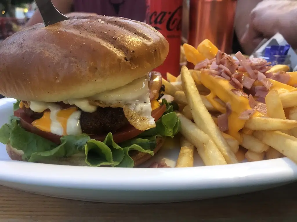 Noam Ilovich_Butchers Club_Néa Fókaia_Bewertung