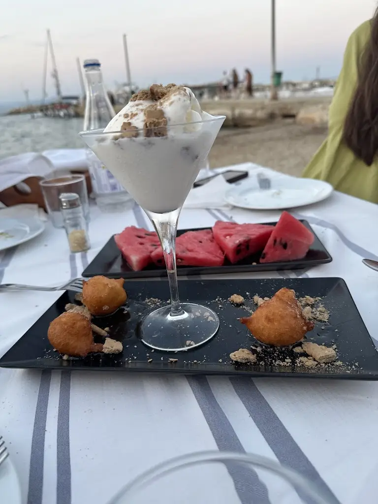 Oguzhan Senturk_Mavos Restaurant_Néa Fókaia_Bewertung