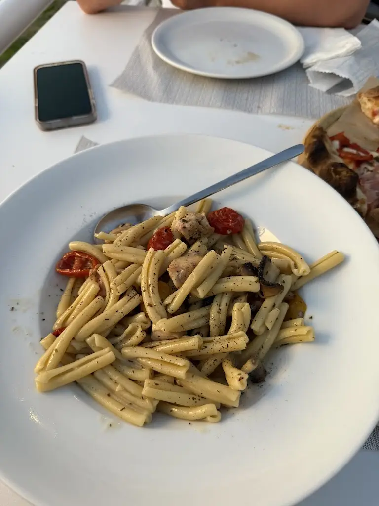 Cristina Pop_Thokos Cafe Bar Bistro_Néa Fókaia_recensione