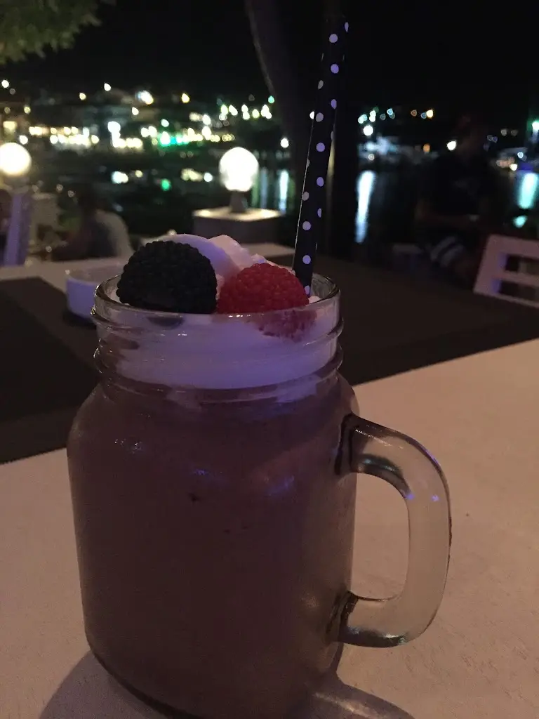 Thokos Cafe Bar Bistro_Néa Fókaia_slider_image_3