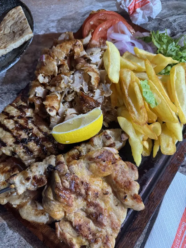 Katarina Perovic_Filetakia Gyro Restaurant_Néa Flogitá_Bewertung