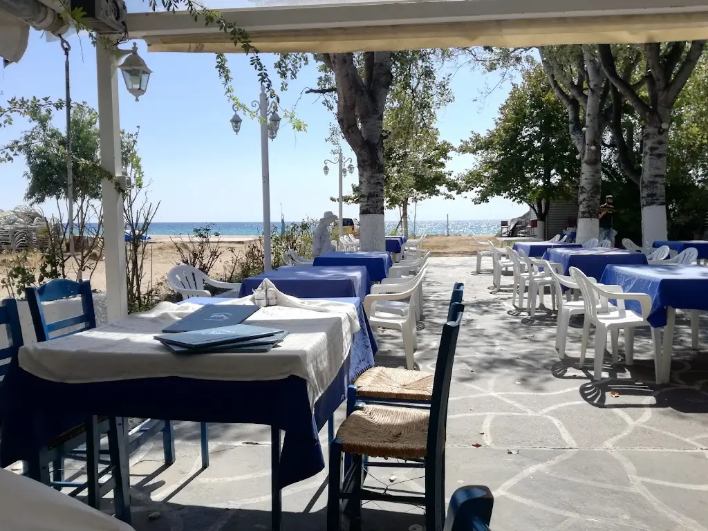 Taverna Votsalo Restaurant in Néa Flogitá