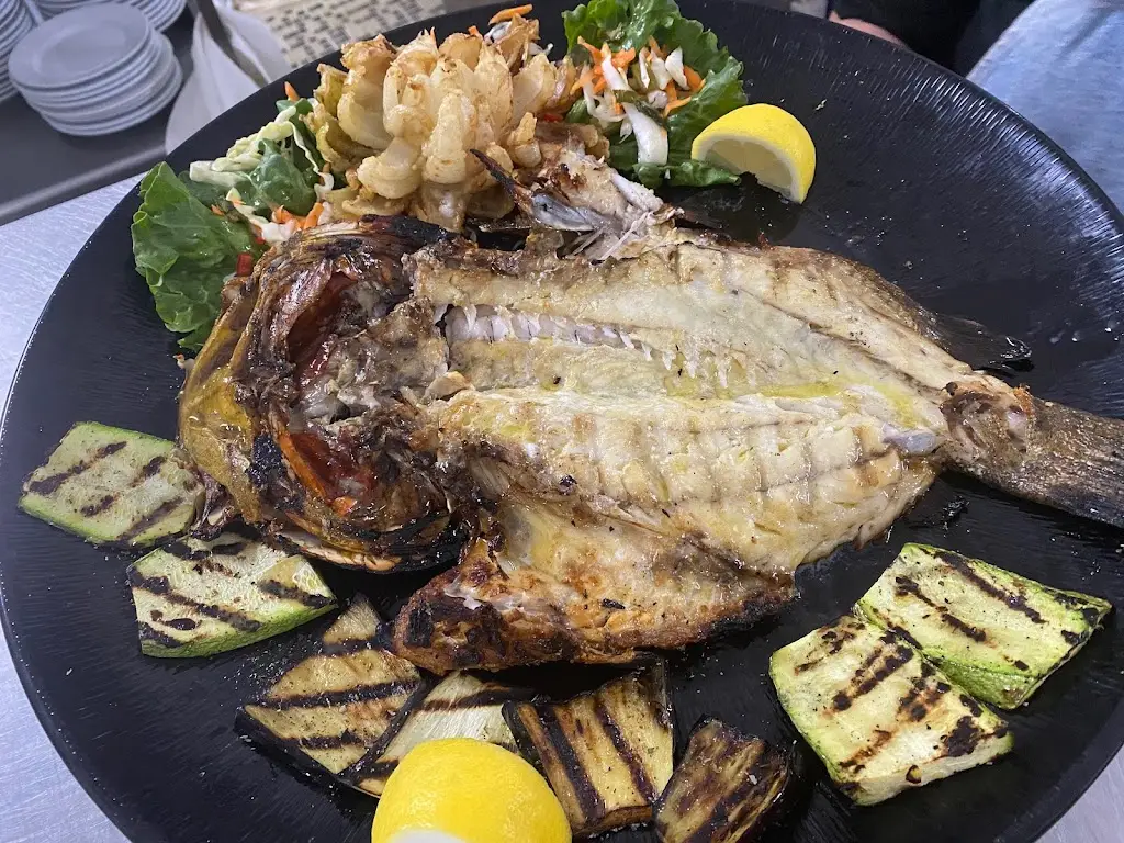 Akrogiali Seafood Restaurant_Néa Flogitá_slider_image_3