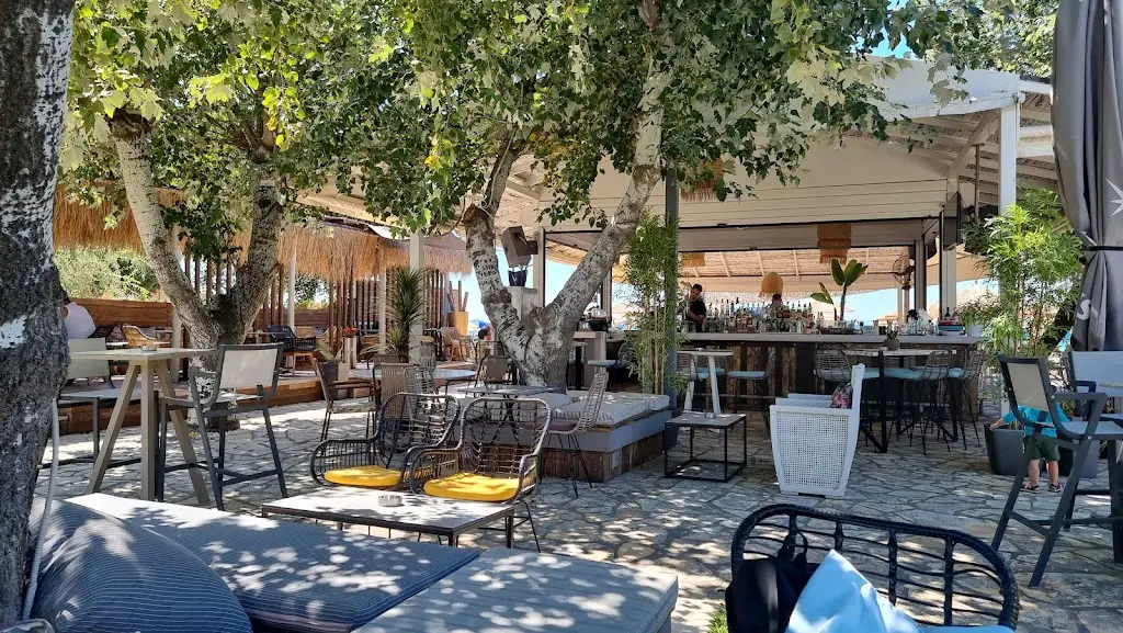 Ipanema Food & Drinks Restaurant in Néa Flogitá