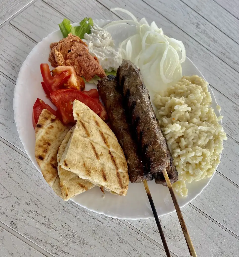 Brisket Beach Bar_Néa Flogitá_slider_image_3