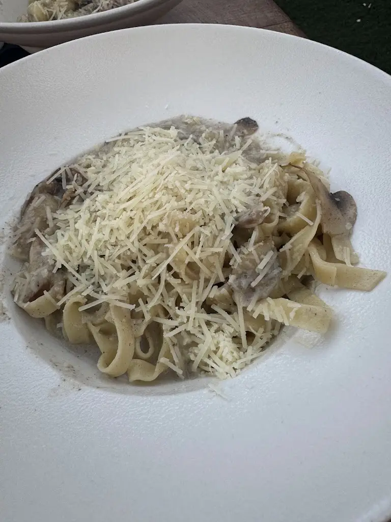 Menü_MOZZARELLA_Néa Flogitá_Bild_8