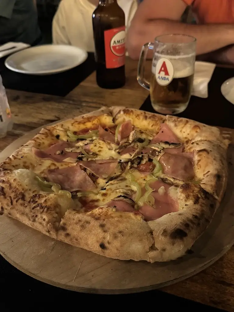 Katarina Perovic_MOZZARELLA_Néa Flogitá_Bewertung