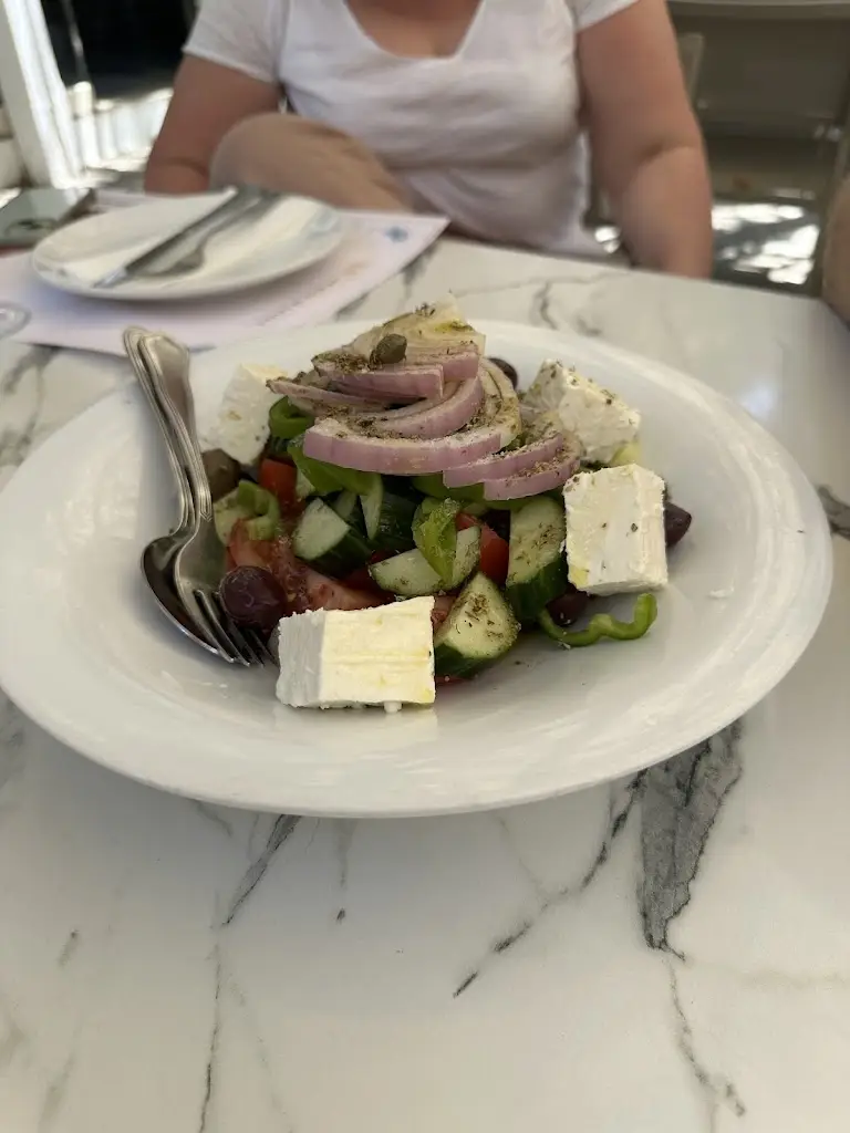 Agnieszka Anna_Giorti Restaurant_Chaïdári_review