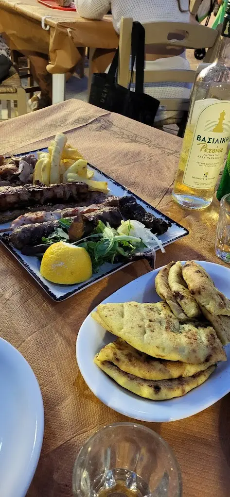 Priscila Sena_Gyro at Angelos_Néa Flogitá_Bewertung