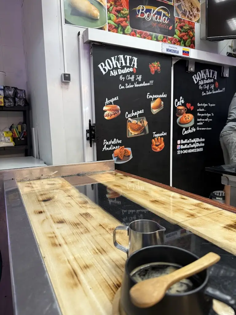 Rusi Petrov_Sen's Cafe_Néa Flogitá_review