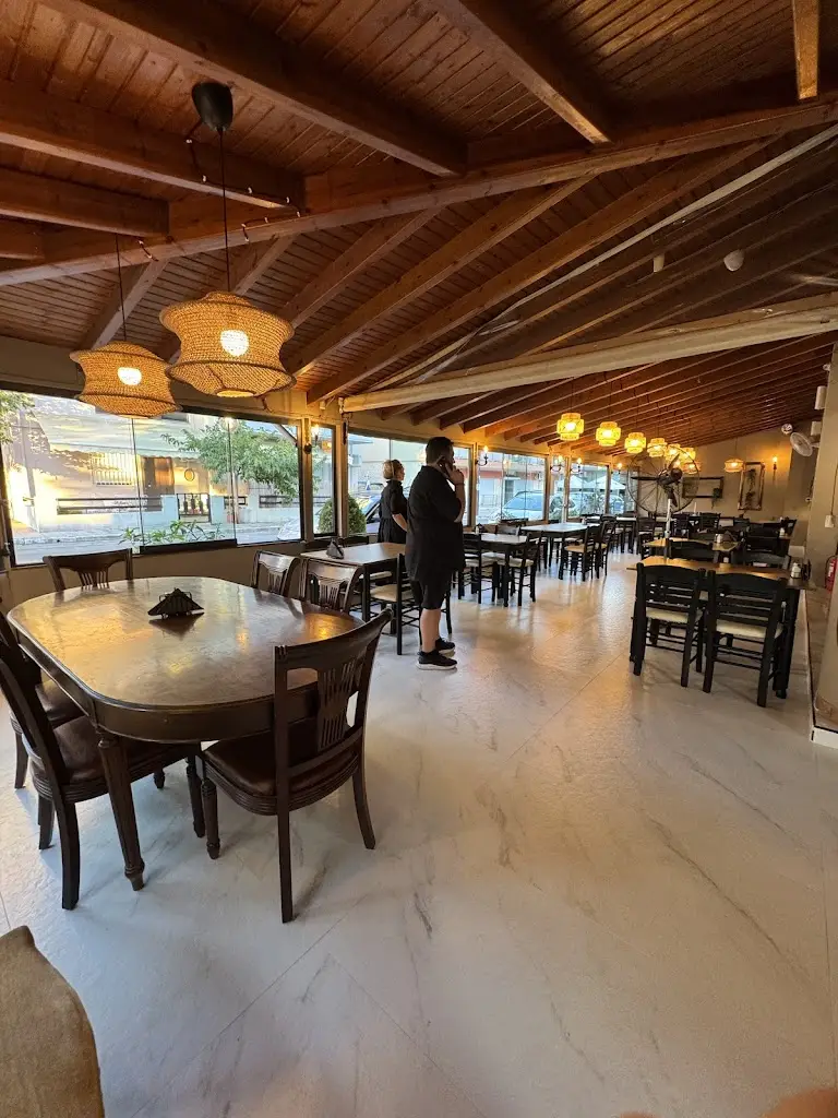 Με...ρακι(Αγιορειτικο)_Néa Magnisía_slider_image_1