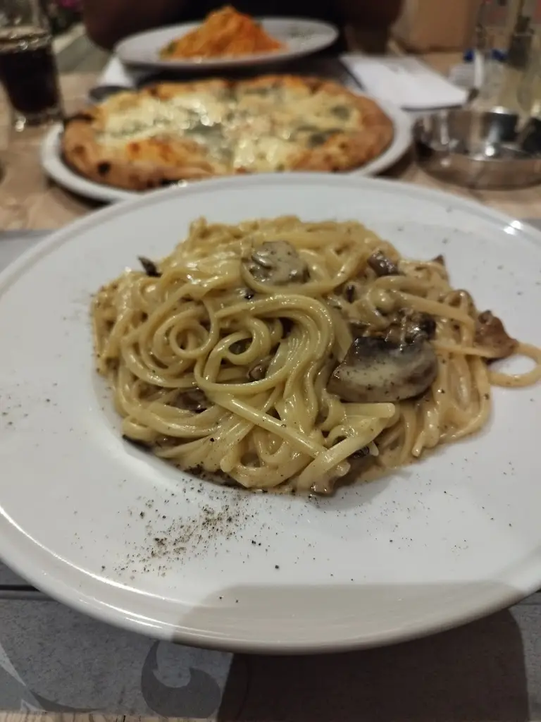 Menu_Quarter Pizza - Quarter Piano Restaurant_Chaïdári_immagine_6