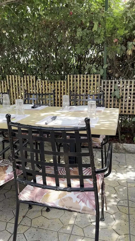 Quarter Pizza - Quarter Piano Restaurant_Chaïdári_slider_image_2