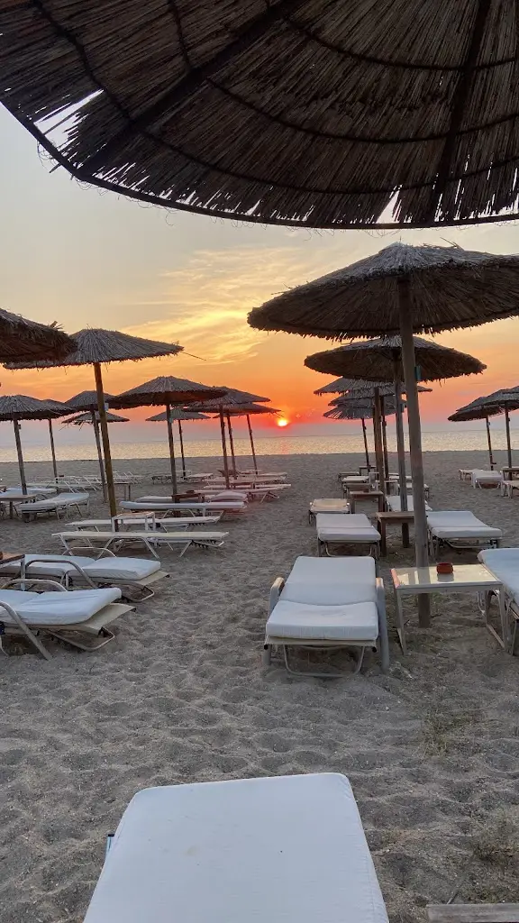 Melisa Muca_Riviera Beach Bar/Resto_Néa Michanióna_review