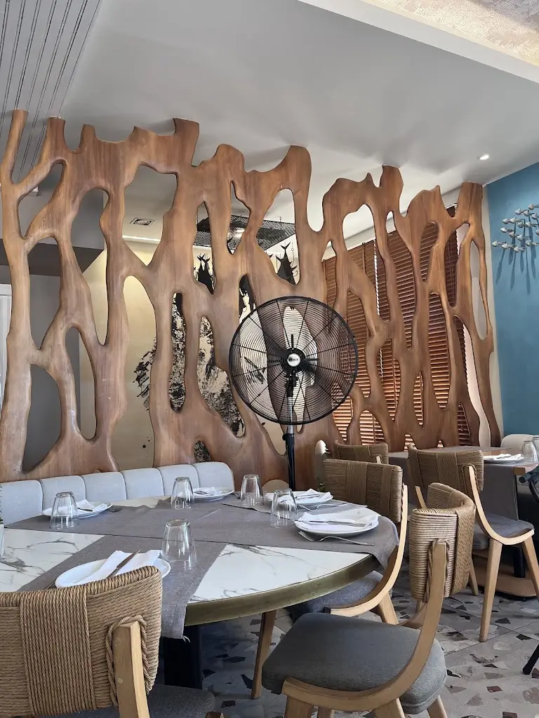 Boriana Jeleva_Marina_Néa Poteídaia_review