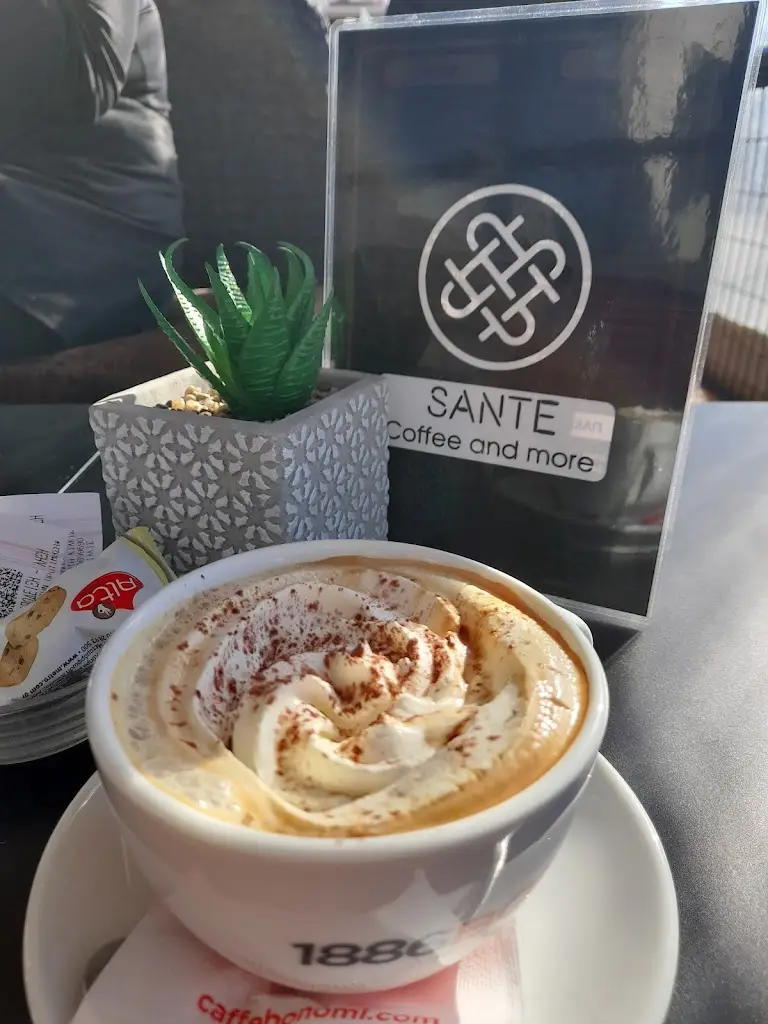 Barbara Blonde_Sante Coffee, Drinks, Food And More_Néa Sánta_Bewertung