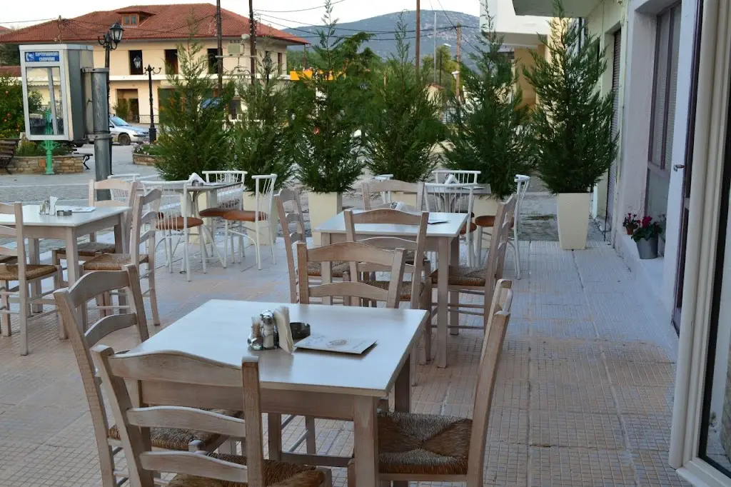 Ένα & Ενα ristorante a Néa Sánta
