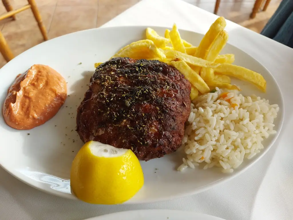 Paul Dawg_Giannis Tavern_Néa Tríglia_Bewertung