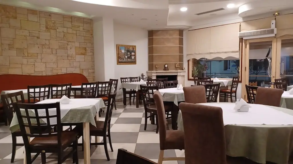 Giannis Tavern_Néa Tríglia_slider_image_1