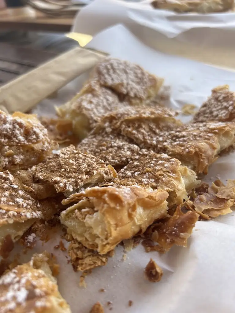 Beth Clear_Axni k Kanela_Néa Tríglia_Bewertung