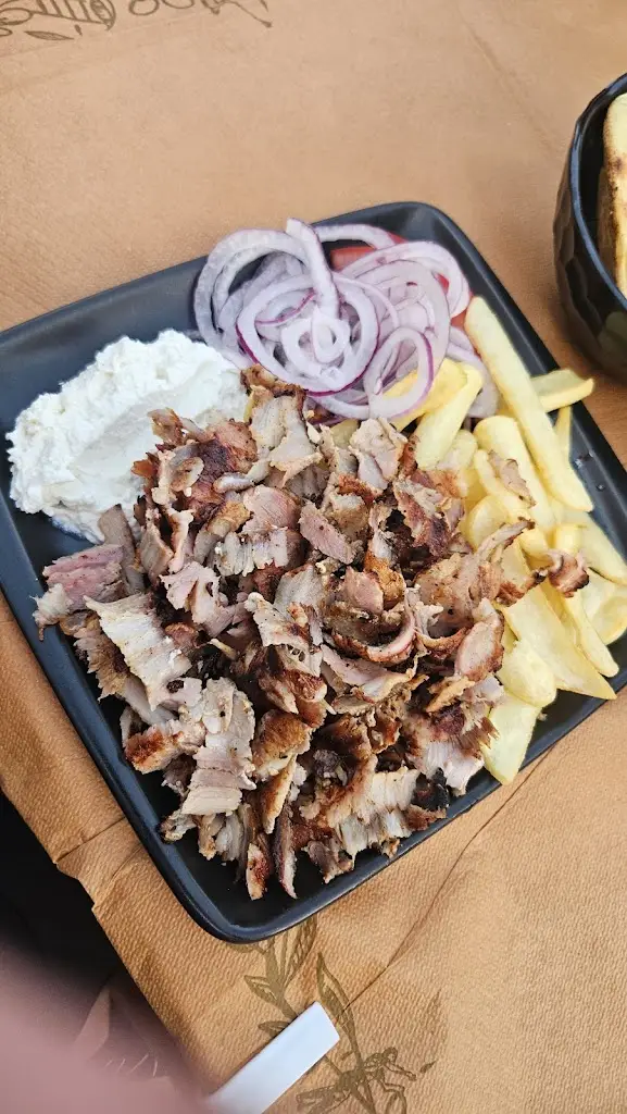 Silviu Caraciuc_Gyrochōrió_Néa Kallikráteia_review