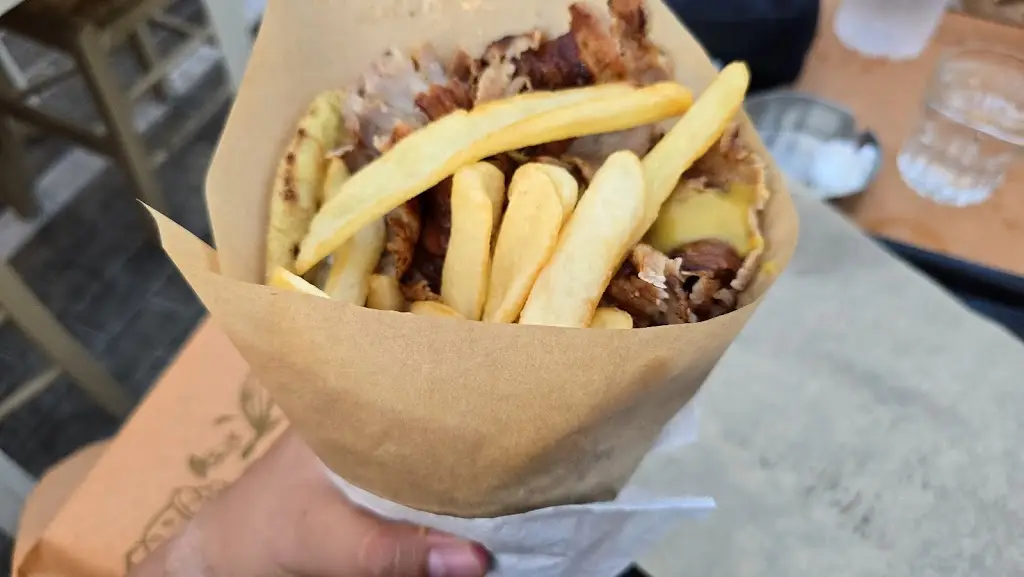 Spase Manev_Gyrochōrió_Néa Kallikráteia_review