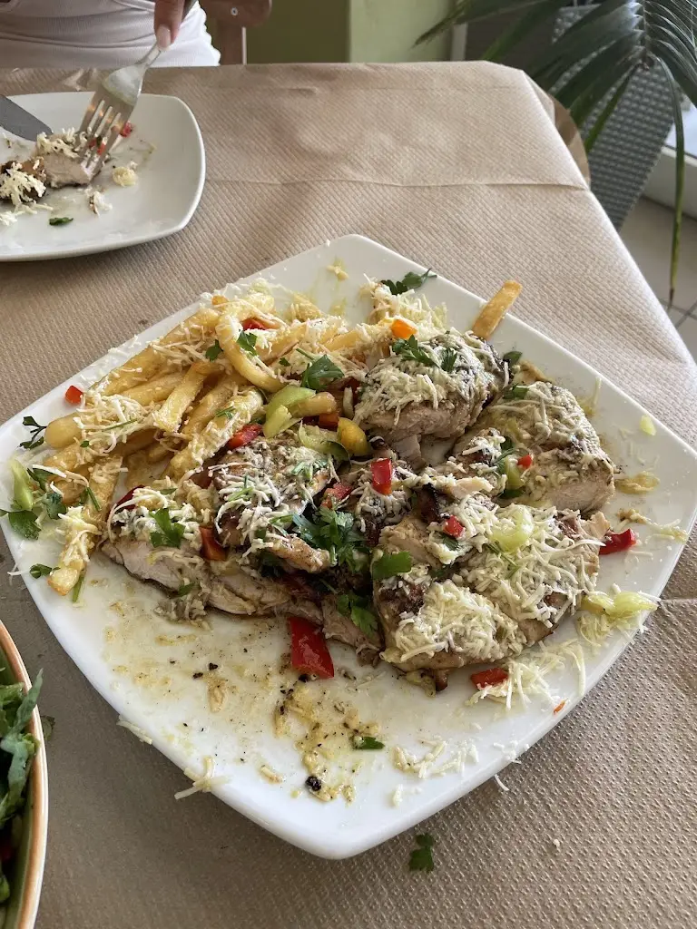 Menü_O Kokoras to Eskase_Néa Kallikráteia_Bild_7