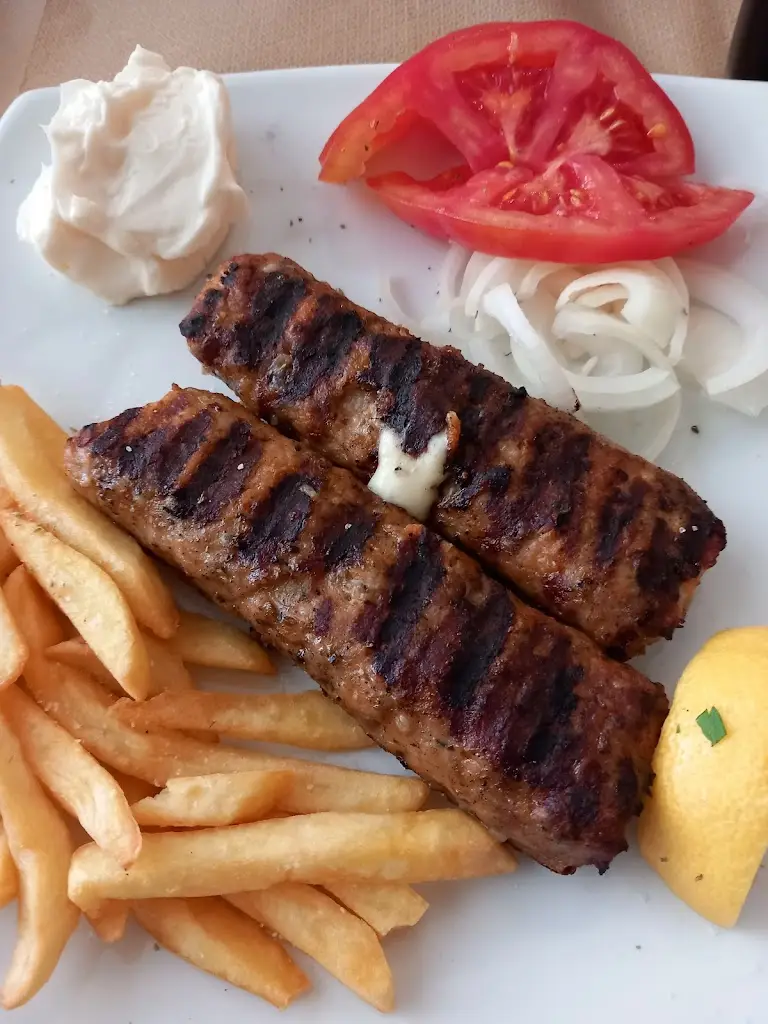 Menü_O Kokoras to Eskase_Néa Kallikráteia_Bild_8