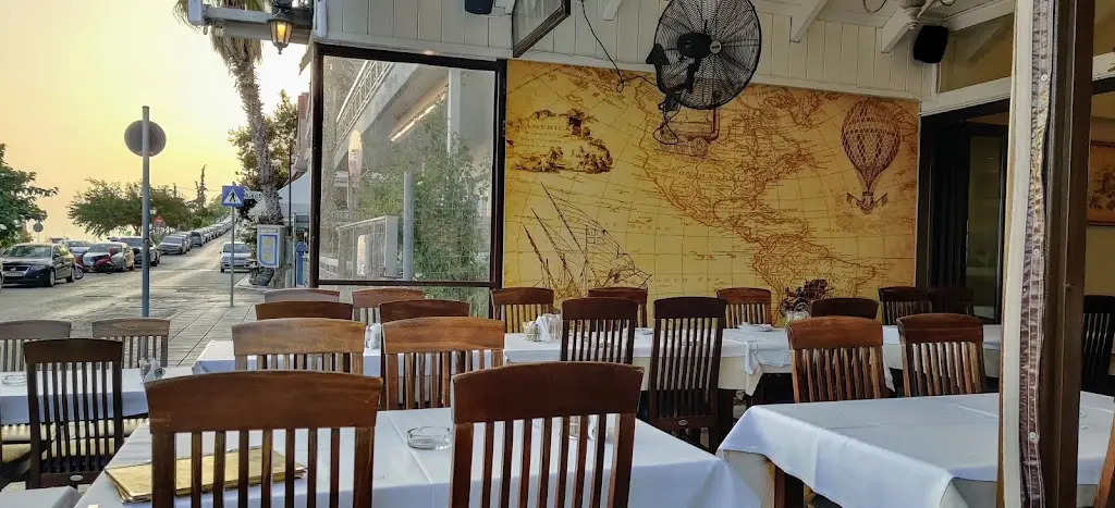 Pirates Restaurant in Néa Kallikráteia