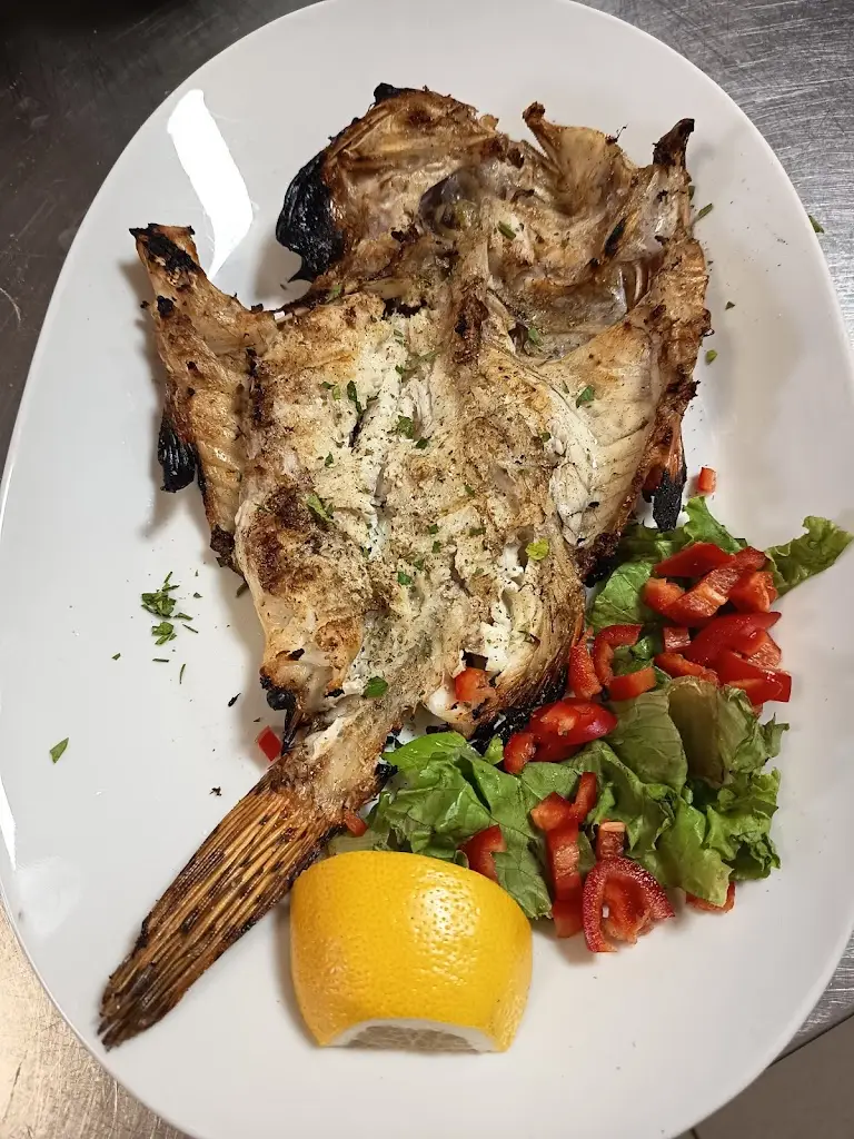 Το Μπρούσκο_Néa Kallikráteia_slider_image_3