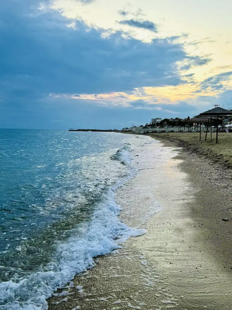 Malgorzata_Twins_Néa Kallikráteia_reseña