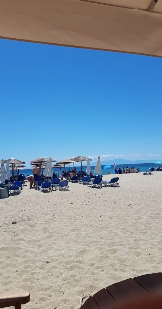 Sasko Tacevski_Περίγυρος-Perigyros_Néa Kallikráteia_review