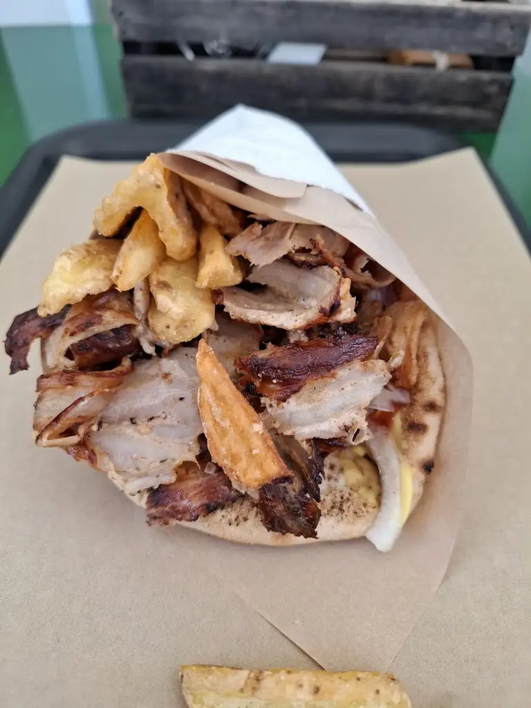 Καρέ του Γύρου_Néa Kallikráteia_slider_image_1