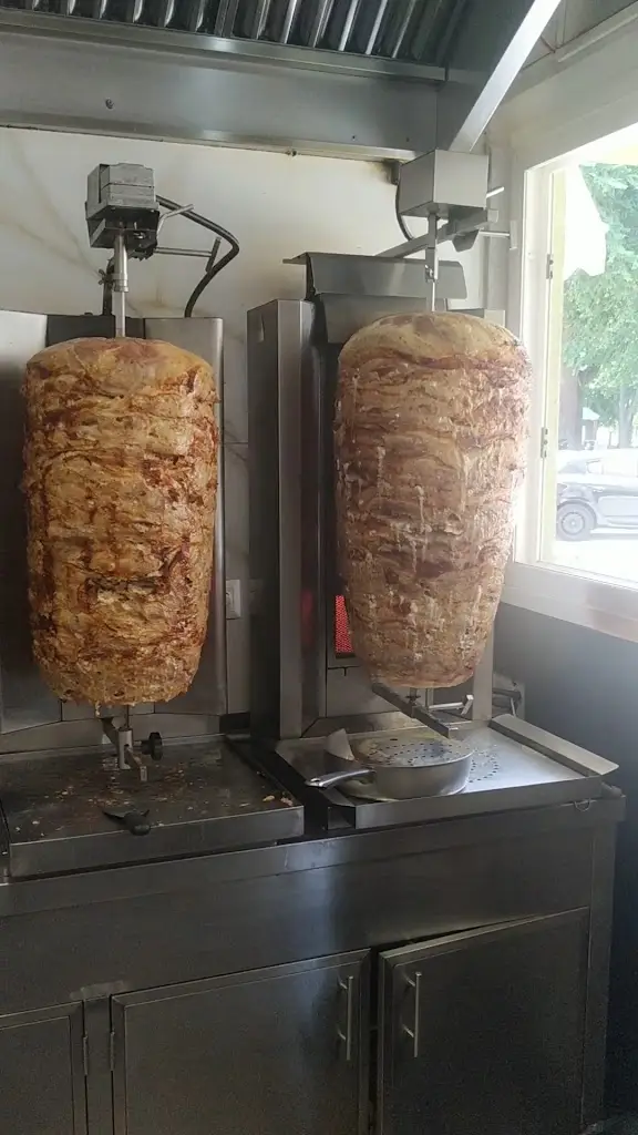 Καρέ του Γύρου_Néa Kallikráteia_slider_image_2