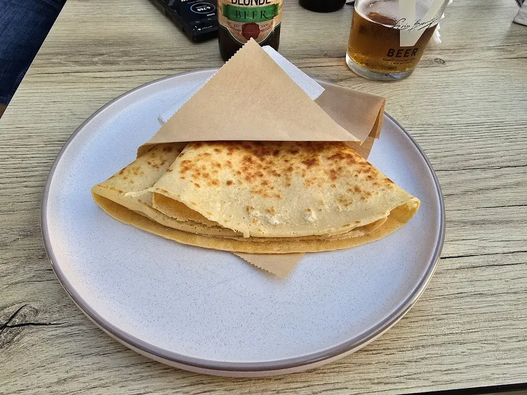 Mama Calypso (M C)_Néa Kallikráteia_slider_image_3