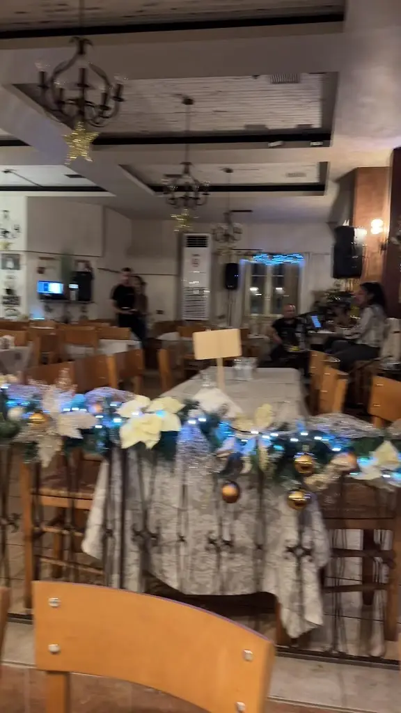 Ένα και Ένα (Νίκος)_Chaïdári_slider_image_2