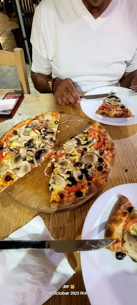 Menü_Adesso Pizza_Néa Kallikráteia_Bild_6