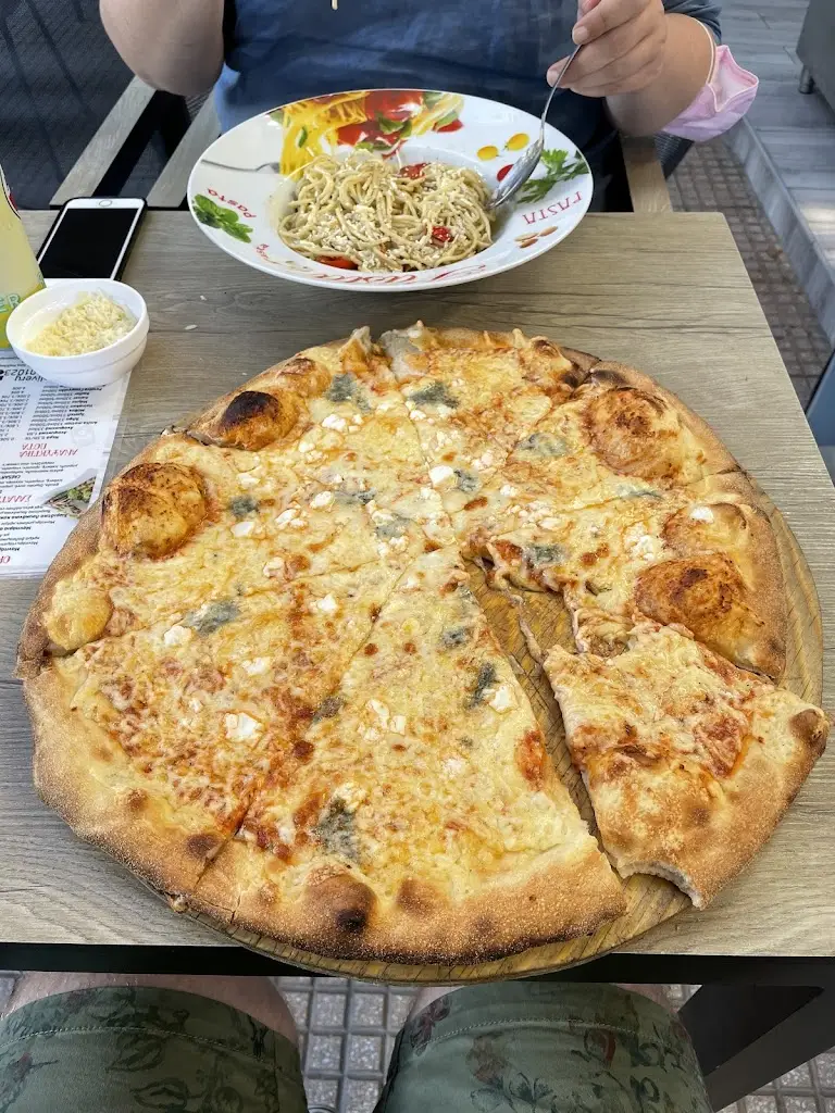 Yordi Habets_Piece2piece_Néa Kallikráteia_review