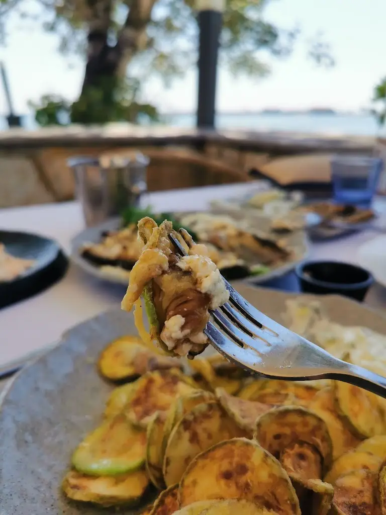 Menü_ERODIOS_Néa Moudhaniá_Bild_7