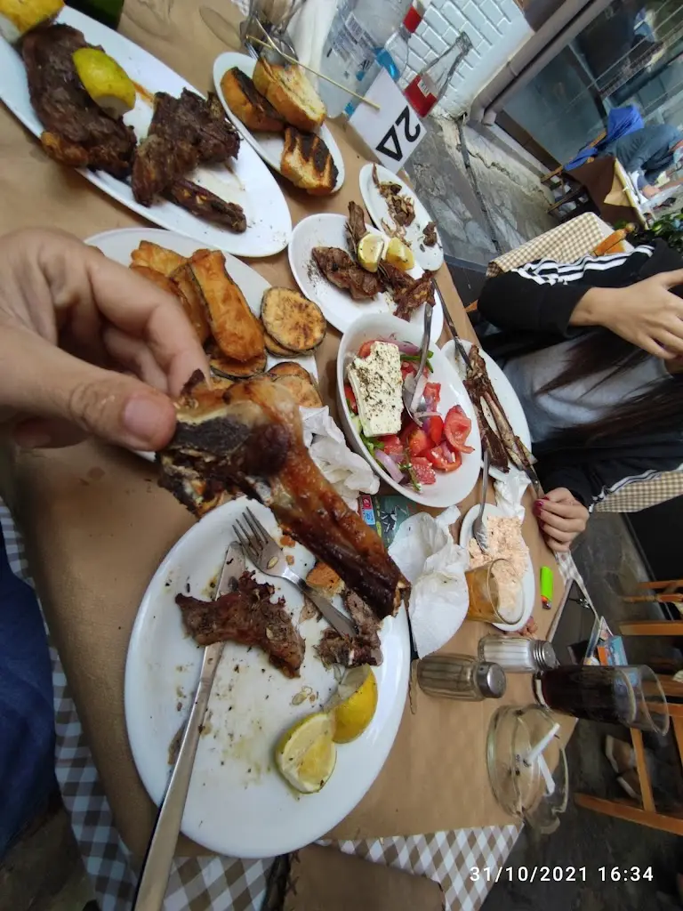 Menü_Ένα & Ένα_Chaïdári_Bild_3