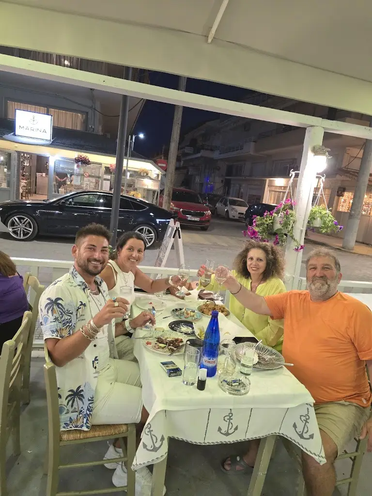 Alex Petrovi_Marina Restaurant Nea Moudania_Néa Moudhaniá_Bewertung