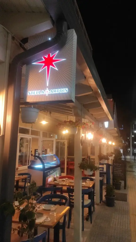 Krokodilos gastro tavern Restaurant in Néa Moudhaniá