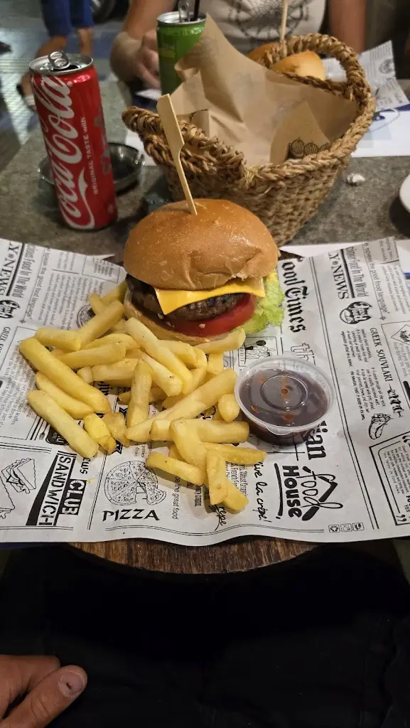 Gaál Milán_Barelakia_Néa Moudhaniá_Bewertung