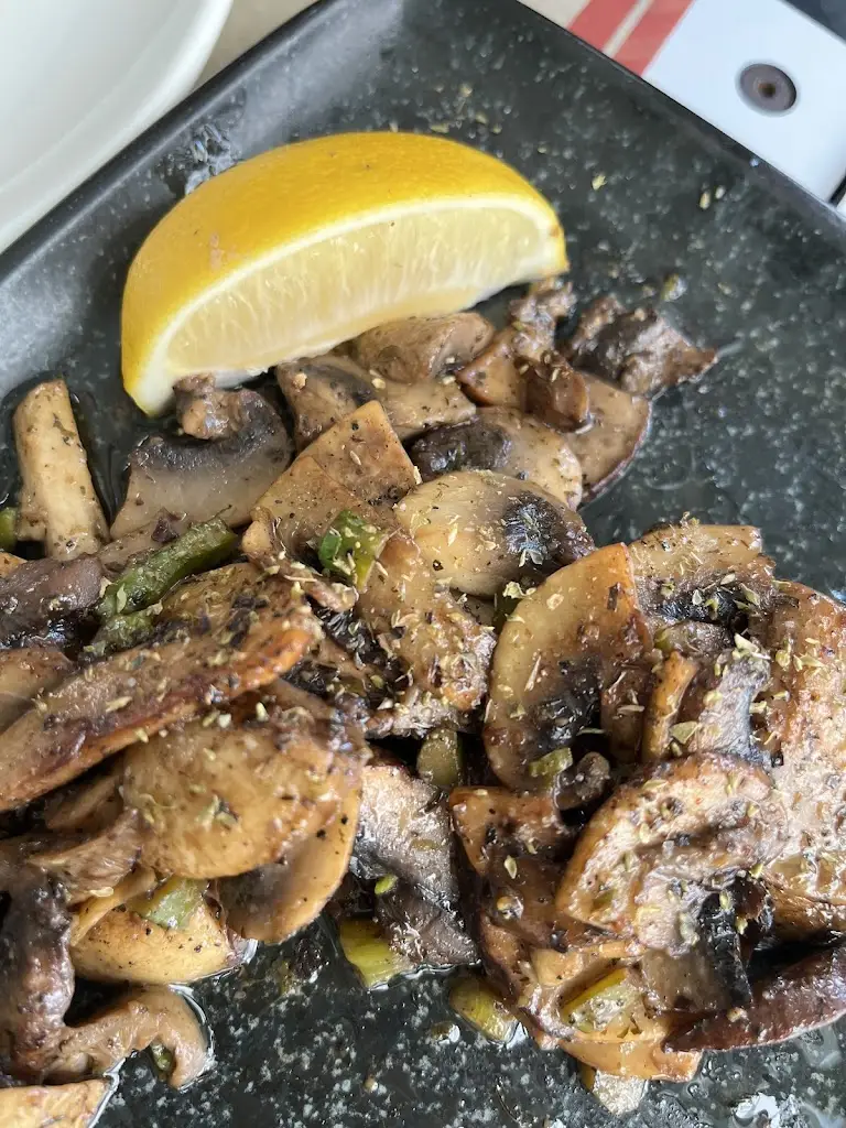 Menu_Stis Tsoukkas_Néa Moudhaniá_image_2