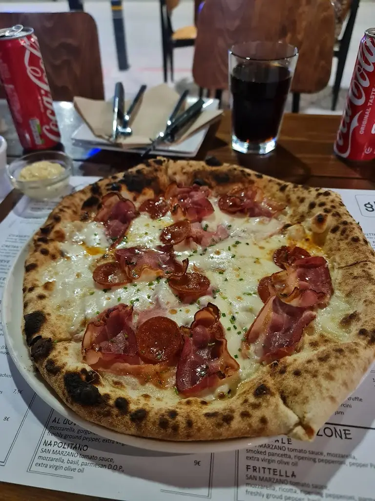 Victor Ilie_Pizza Tartufo_Néa Moudhaniá_Bewertung