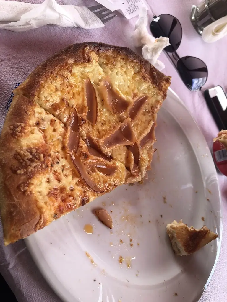 Razvan Costache_Pizza 89_Néa Moudhaniá_recensione