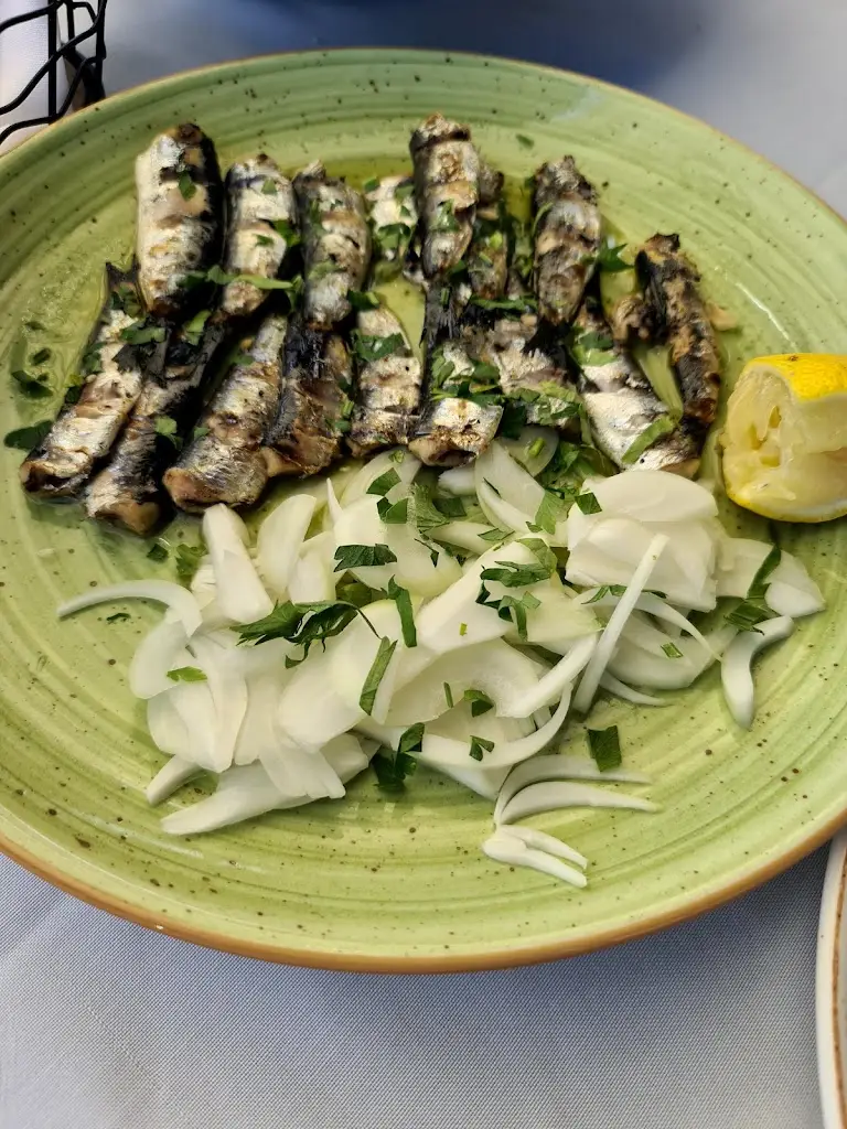 Menü_ΔΕΣΠΟΤΗΣ_Néa Moudhaniá_Bild_5