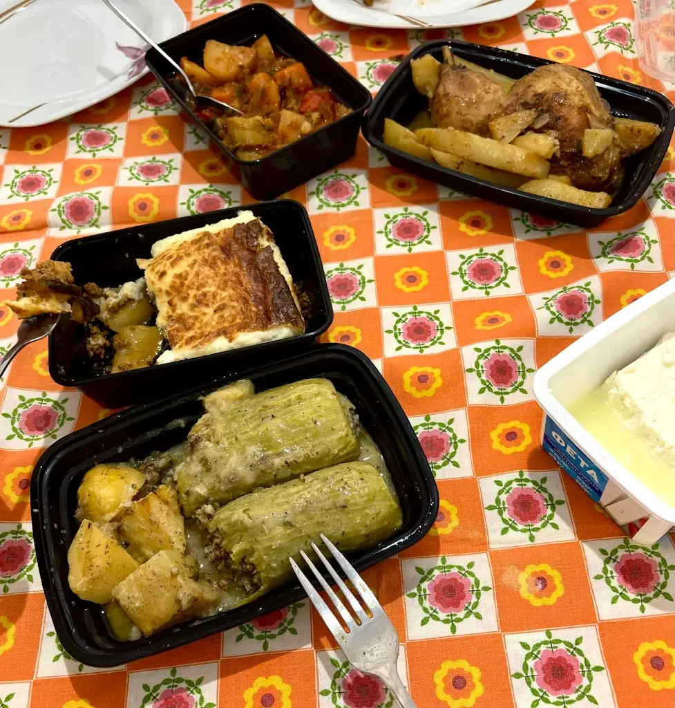 Roxana Anca Dutu_Saffron coffee & lunch gallery_Néa Moudhaniá_avis