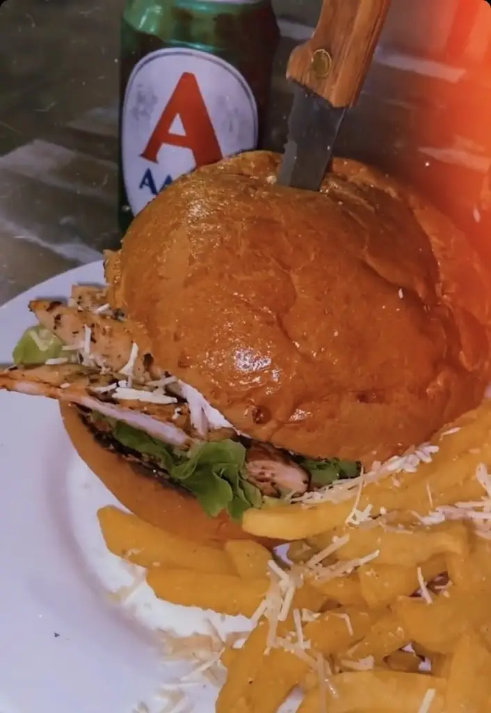 Menü_Το Χοιροποιητο_Néa Moudhaniá_Bild_8